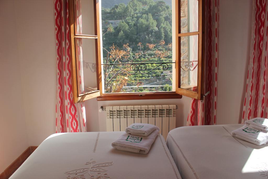 Hostal Villa Verde-Adults Only Deia Room photo